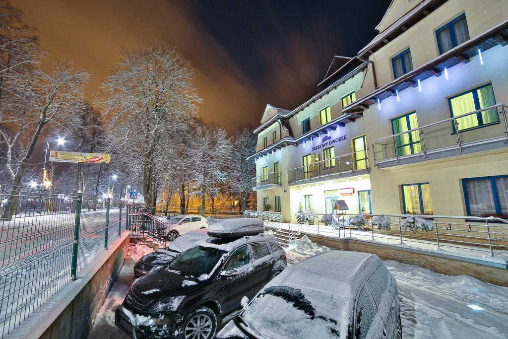 Parkowy Dworek รับกา ภายนอก รูปภาพ