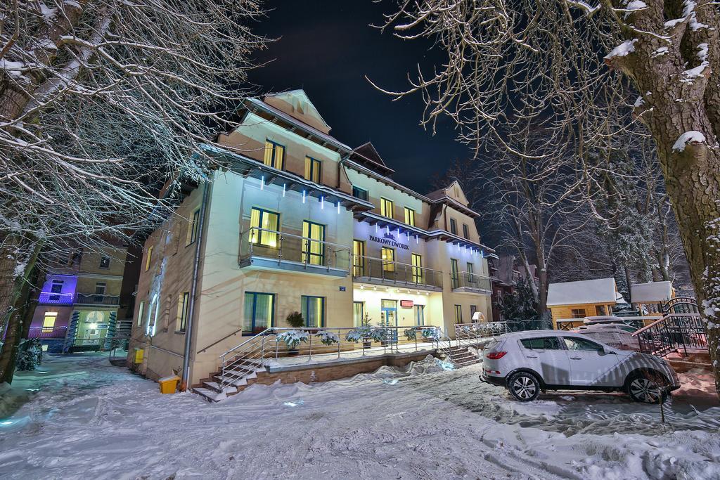 Parkowy Dworek รับกา ภายนอก รูปภาพ